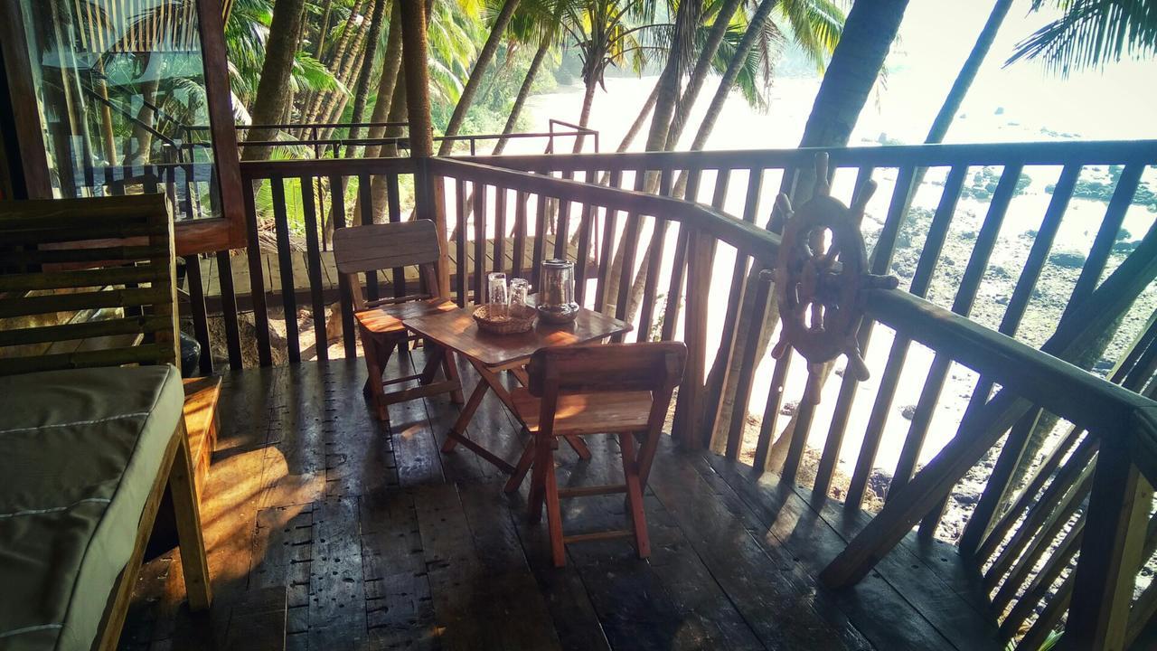Belantara Beach Front Hotell Vengurla Exteriör bild